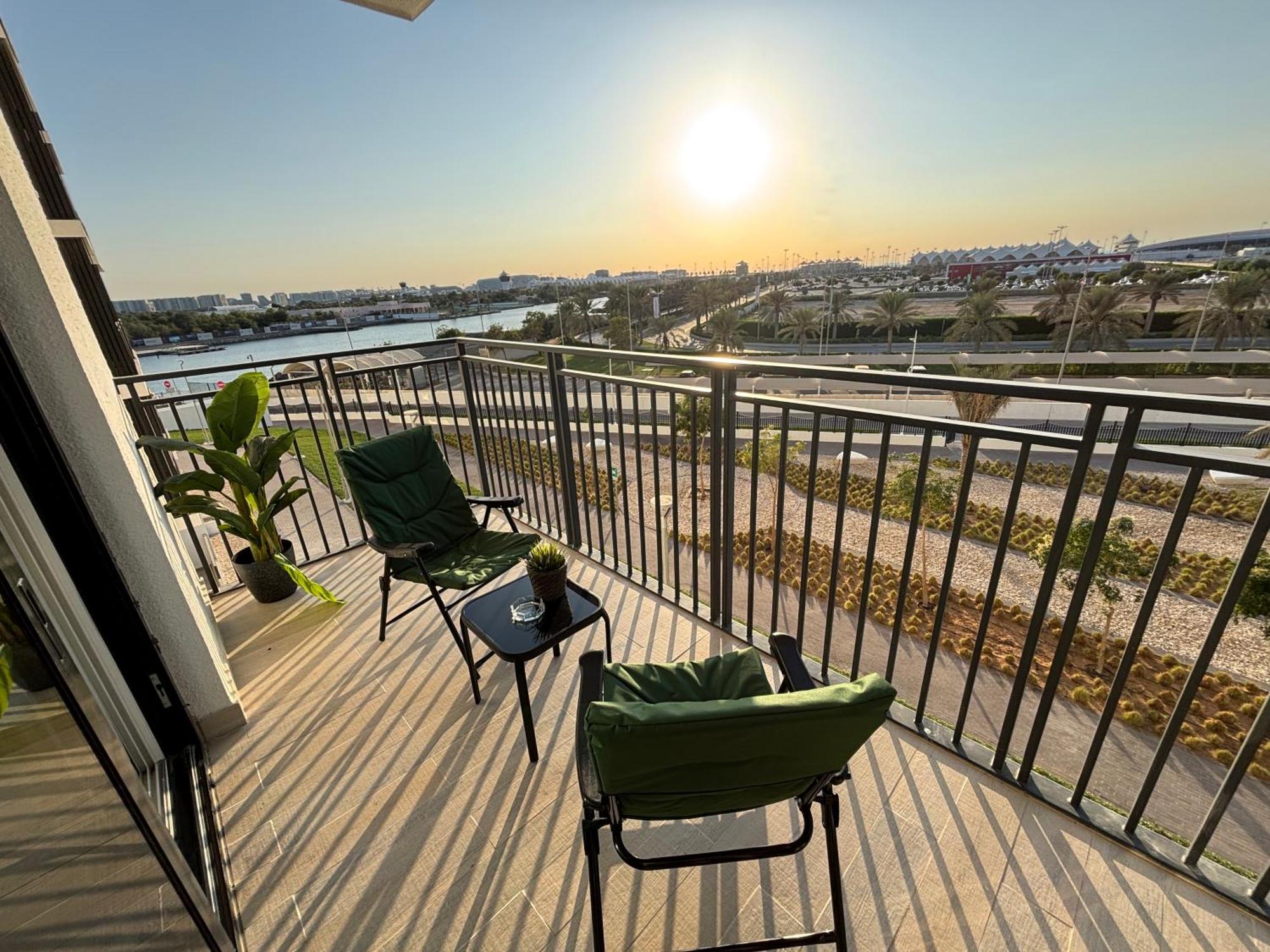 Serene In Yas Island 2 - Near Zayed International Airport Apartment