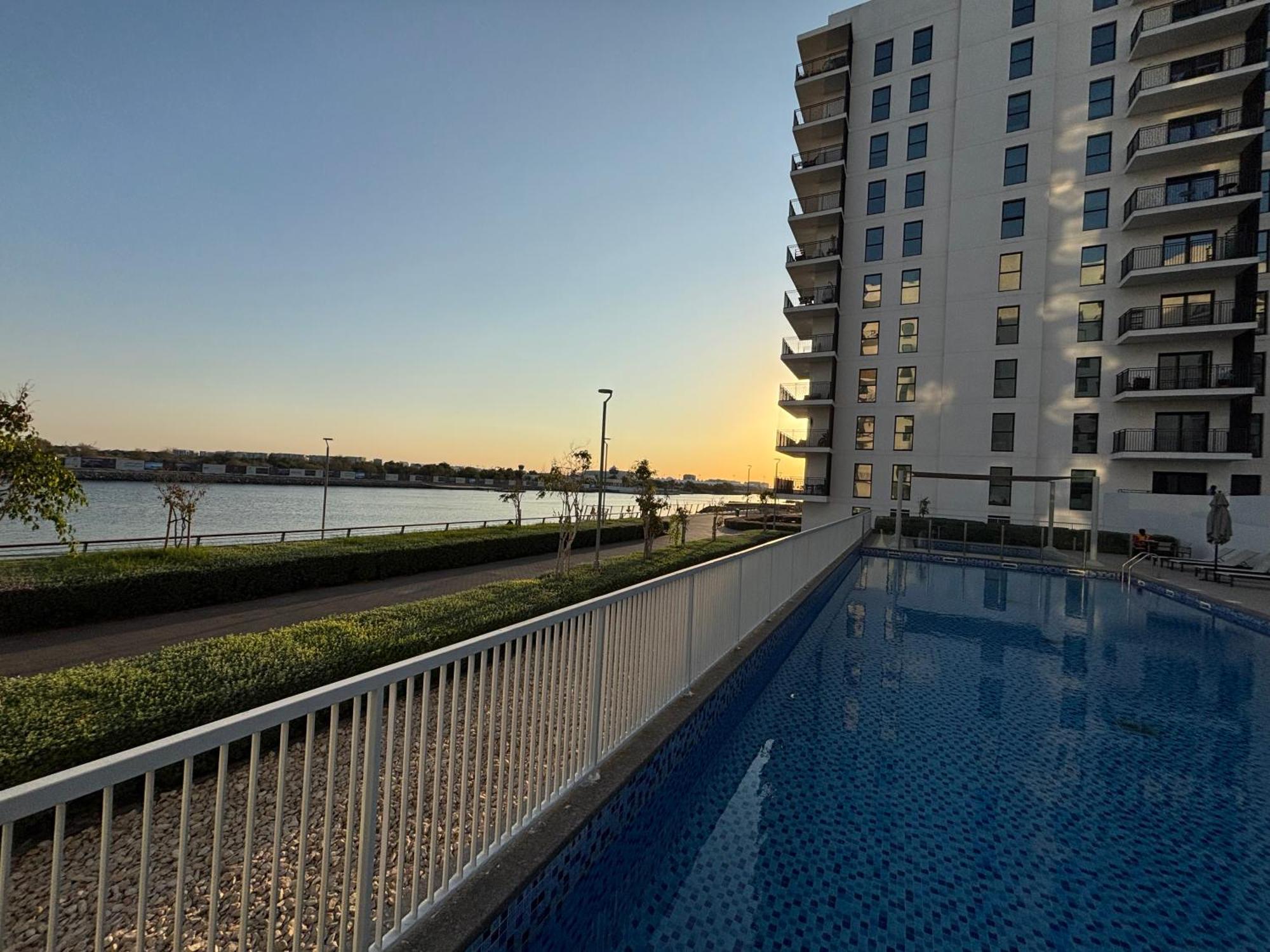 Serene In Yas Island 2 - Near Zayed International Airport Apartment *